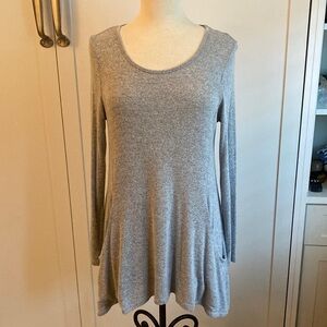 Cupio scoop neck gray sweater